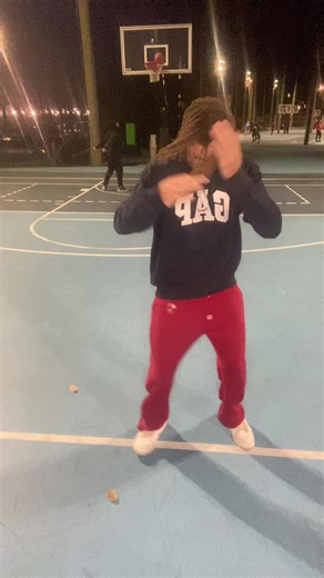 My bro in the back splashing🤣🚀 @Que Rilla Dc: Me