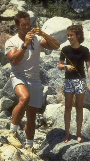 Arnold Schwarzenegger With Fans #arnoldschwarzenegger #hollywood #bodybuilding #shorts