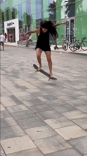 My friend: “YOU’RE CRAZY! lol BAREFOOT Frontside Ollie in Barceloneta #skateboarding descalza XD 21