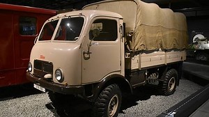 Tatra 805 dobývala kopce i lesy. Vojenský vůz zvládal v terénu extrémní náklony
