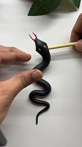 Fondant Cobras snake 🐍 @bablu_padiyar #cobras #snake #cakeartist #gurgaonbakery #fondantsnake #fondant #caketopper | Chef Bablu Padiyar