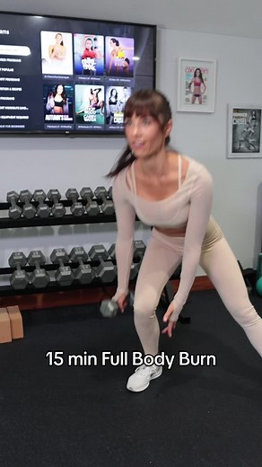 15 Min Full Body Burn Workout by Autumn Calabrese