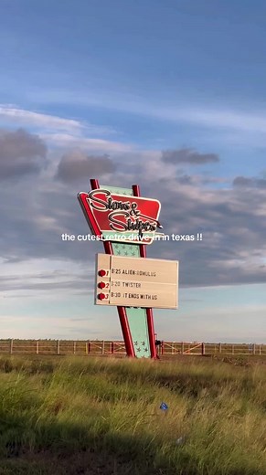 Stars and Stripes Drive-In: Retro Movie Night in New Braunfels