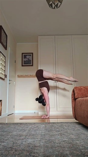 🔥 30 Days Handstand Challenge 💪 | Balance, Strength & Focus 🧘 #Shorts #fitnessjourney