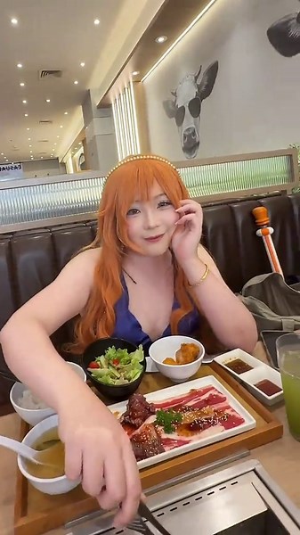 Girls date with Nami ♥️ ✨ Nami @kyumi ♡ #onepiece #cosplay #nami #nicorobin #date