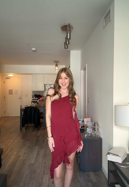 grad dayyy🎓🤍 #fashionstudent #fidm #fashionschool #graduate #graduation2025 #reddress #lanadelrey #fyp #foryoupage