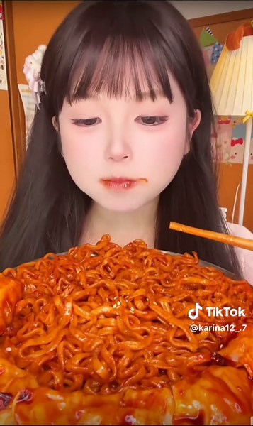 fast eating So Yummy eating spicyfood#asmr #mugbang #makanpedas #delicious #spicy #noodle #eating #shorts #chinesefod