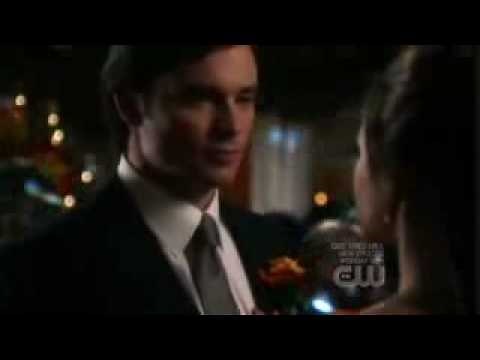 Smallville Season 8 epi 10: The much awaited scene of Clark and Lois