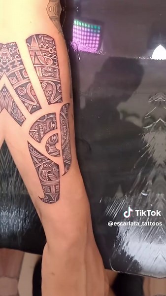 Calendario Águila Azteca: Diseño y Estilo Mexicano