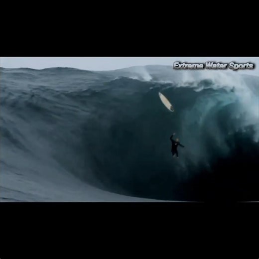 Extreme Surfing: Wipeouts Compilation pt4 - 4K (UHD) #shorts