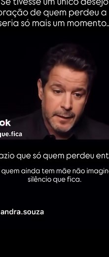 Tem saudades que vêm e vão… mas a de mãe fica. Ela mora nos detalhes, no silêncio da casa, nas lembranças que aparecem sem avisar. Tem dias que a gente até consegue sorrir, seguir, continuar… mas por dentro, sempre tem um pedaço chamando por ela. E se tivesse um único desejo no coração de quem perdeu a mãe, seria só mais um momento… um abraço… ouvir a voz dela mais uma vez. Porque quem ama assim nunca aprende a dizer adeus. 💔#fyppppppppppppppppppppppp #flypシ #fyp #saudades #mae