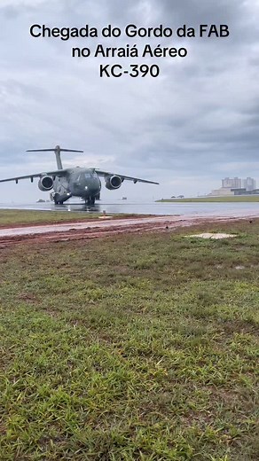 184 reactions · 5 comments | Embraer C-390 Milennium Força Aérea Brasileira (FAB). Aeronave de Transporte Militar e Missões de Abastecimento em voo, combate e incêndios florestais. Aeronave desfilando no Arraial Aéreo em Bauru✅️ @embraer @fab_oficial Vídeo enviado: @spotter_marcelo #viral #reels #aviao #embraer #embraerkc390 #fab #forçaaereabrasileira #plane | aviacaoguarulhosjpd | Facebook
