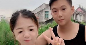 Cô gái mặt "mỏ chim" lấy chồng khoẻ mạnh, sinh 2 con trai khiến ai cũng tò mò