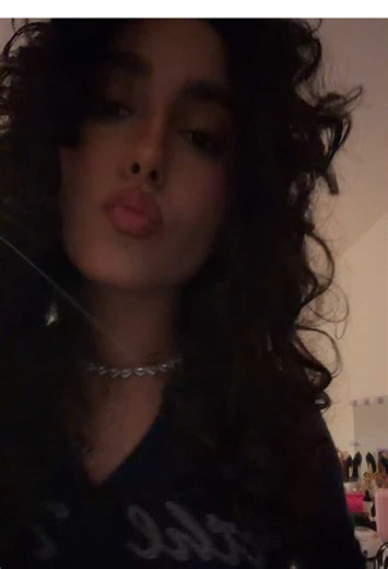 Frizzy Curls: Tips and Tricks