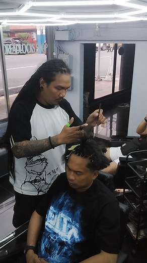 Your dreadlocks journey deserves expert hands. From precise sectioning to clean crochet maintenance every lock is crafted with care and skill. 💫 Experience quality, passion, and professionalism in every session. 📩 Send a DM now to book your appointment and start your next dreadlock chapter. #DreadlocksPhilippines #DreadlocksManila #DreadlockArtist #CrochetDreads #DreadlockMaintenance #DreadlockInstallation #DreadlockJourney #PinoyDreads #LocsByTyler #TylerMcDread #DreadlockCare #DreadlockVibes