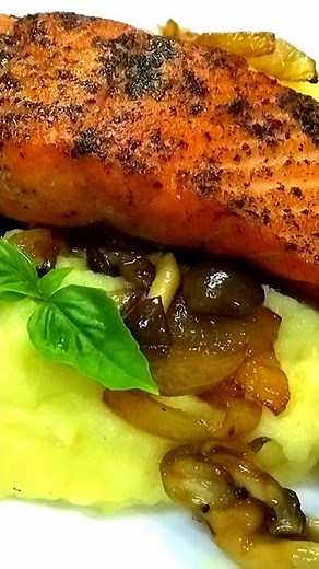 Restaurant-Style Pan Seared Salmon / Salmon Recipe