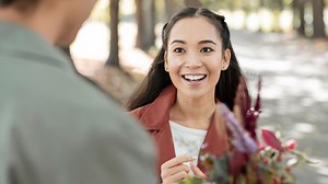 Elegan, Ini 40 Gombalan Berkelas dan Anti Alay yang Bikin Gebetan Terpikat
