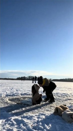 Russian Women Take#Ice😱Baths at -20°C🧊Beauty or MadnessWhy Russian Women Love Ice Baths Unbelievable