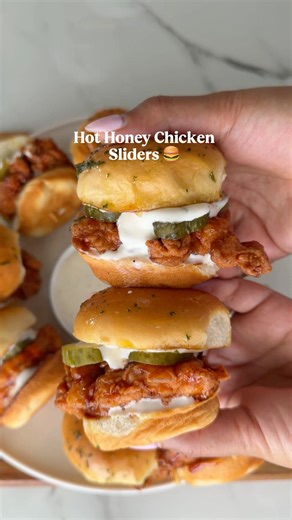 Hot Honey Chicken Sliders 🍔 #Recipe #hothoneychicken #sliders #Foodie #EasyRecipes #food #eat