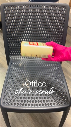 Ella on Instagram: "We’ve had this office chair for a year & i thought wiping it down was enough… Spoiler: it was NOT 😳 Wait until the end to see how dirty it really was 🫧🪑 *side note, I put a plastic mat underneath while cleaning to protect the laminate floor from all the soap & water #officecleaning #asmrcleaning #asmrclean #cleaningcommunity #satisfyingcleaning"