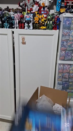 Unboxing Ss86 Soundwave Transformer Figure