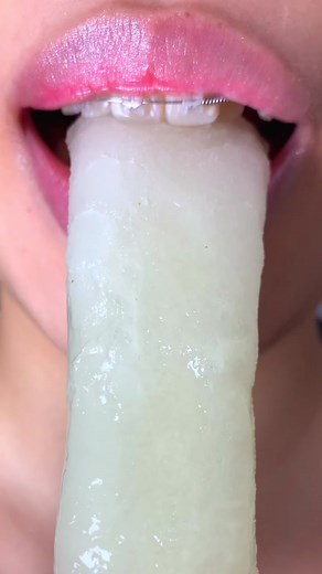 #asmr #eating #eatingsounds #mukbang #food #satisfying #asmreating #tingle #foodtiktok #eatingshow #foodlover #jelly #ice #pudding