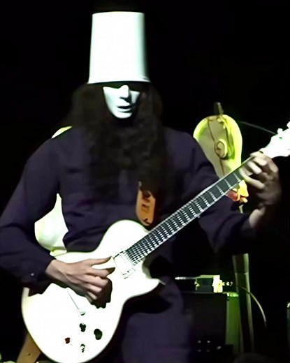 Buckethead “Mad Monster Party” - 2008-03-06 - Aggie Theatre #Buckethead #Electric #Guitarplayer #Heavymetal #Rock #Metal #Music #robot #art #guitar #guitarist #shred #guitarlesson #gibsonguitars #gibson #showlive