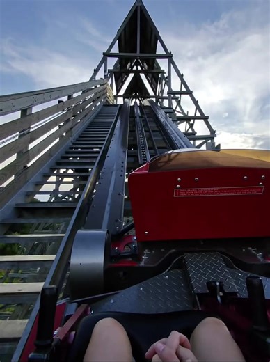 As Dollywood officially closes for the winter season, we’re sending it off the only way we know how — front row, hands up, full send. Here’s a POV front-row ride on Lightning Rod, one of the most iconic coasters in the industry. From the launch out of the station to the final airtime moments, this ride never disappoints. Thanks for another incredible season, Dollywood. We’ll see you in the spring. #ThemeParkSocial #Dollywood #LightningRod #POVCoaster #FrontRowRide #CoasterSeason #WinterClosure #