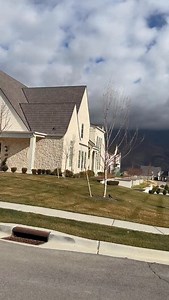 And another home that’s enjoyable to drive by. @cambridgehomecompany ✨follow @buildingutah for more home and design inspiration Exteriors Homes Design | Building Utah