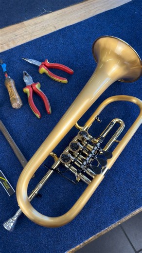 Haus der Musik -Bernd Jestädt | Ein Klang, der weich, rund und außergewöhnlich präsent ist. 🎶 Ein Design, das begeistert 🎺 mit: 👑ergonomisch runden Fingerhaken... | Instagram