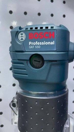 Ruteadora 1/4” 550w GKF 550👷🏻‍♂️👷🏻‍♀️ #herramientas #tiendaonline #tienda #losolivos #Bosch #trabajos #acabados
