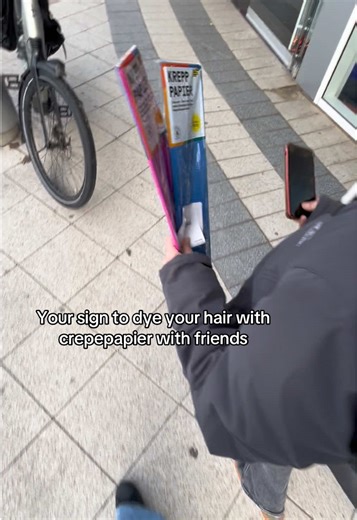 Haar verven met crepepapier: Zo doe je het!