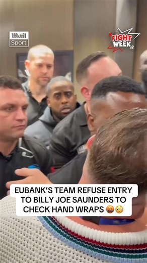 Billy Joe Saunders is caught up in a rowdy arguement as Eubank’s team REFUSE him entry into the changing room 🤬❌ The Ring Magazine’s first-ever boxing card on Saturday, April 26, titled ‘FATAL FURY: City of the Wolves, headlined by Chris Eubank Jr vs Conor Benn, is live worldwide on DAZN. Buy the PPV at: www.dazn.com/boxing #DAZN #RINGMAGAZINE #BOXING | Daily Mail Sport