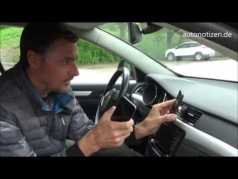 Accessories tested: Smartphone holder and USB adapter for the car