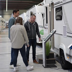 🚐💨 Über 400 Modelle warten darauf, von dir erkundet zu werden. Entdecke unsere Modelle und erlebe die grenzenlose Freiheit auf Rädern mit einem Wohnwagen vom Caravan Center Bocholt! 🌍 Zu den Modellen: https://www.caravan-center-bocholt.de/wohnwagen/wohnwagen-finden | Caravan Center Bocholt