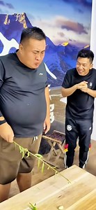 #MegaLaughingWithFriends #FriendsChallengeLegends #LOLTeamFriendship #UltimateLaughAttack | EYE Look