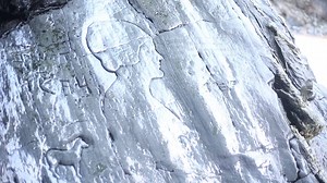 9.3K views · 278 reactions | Did you know… there are caves on Crantock Beach that reveal a secret at low tide?  Within them is a beautiful carving of a woman’s face and an inscription… Do you know the story behind the cave carvings?   www.bowgie.com/the-story-of-the-crantock-cave-carvings | BOWGIE INN | Facebook