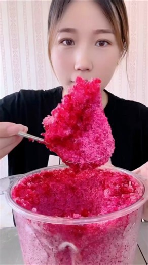 Qian red blender ice🧊❤️ #freezerfrost #freezerfrostasmr #iceasmrsounds #asmr #asmrsounds #crunchyice #shavedice #asmreating #iceasmr #satisfyingvideo #satisfying #onlybites #matchaice #fyp #iceeating #iceeatingasmr #viral #foamice #ice #iceaddict🧊