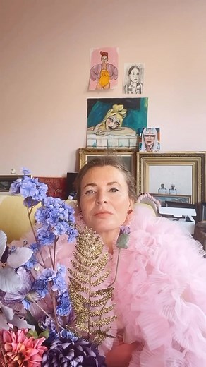 Welcome to the pink room, a place where harmony and elegance intertwine. As you step inside this room, your eyes are immediately captivated by the sheer beauty that surrounds you. Every corner of this house exudes an air of past history and grace, but it’s the enchanting pink room that steals my heart every day. The pink room stands as a testament to the female power of beauty and creativity. It’s a space that embraces individuality and provides solace in a hectic world. Whether I am seeking a q