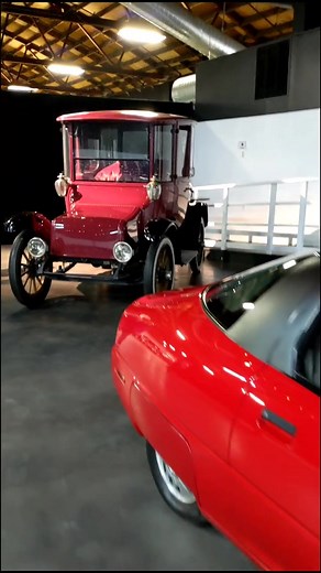 Comparing Electric Cars: GM EV1 vs. Modern EVs