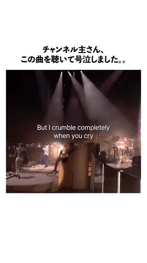 史上最高の曲 | Good Music on Instagram: "💔 この歌に隠された「不安と執着」の物語（サーガ）をご存知ですか？ #977 Arctic Monkeys - 505 (2007) ボーカルのアレックス・ターナーが歌う「505」は、単なる別れの歌ではなく、制御不可能な感情的な中毒についての彼の個人的な告白が込められています。 彼は恋人と共に過ごした「505号室」というホテルの一室に強く執着し、その場所に戻りたいという切実な衝動の中で、不安と後悔を感じています。別れを前に「I‘m always just about to go and spoil a surprise (僕はいつも驚きを台無しにしてしまう)」のように、関係を壊す過ちを繰り返す自身の弱々しい姿を歌っています。 この曲の最もドラマチックな瞬間は中盤以降です。 穏やかなオルガンとギターリフの下で感情を抑えていたアレックス・ターナーのボーカルは、まるで深海の奥底から引き上げられたかのように突如として激しく爆発します。これは、「505号室」に戻りたいという発作的な欲望と、関係が終わったという冷酷な現実の間で