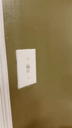 🏡 Our Last Day in the Little House helped grow The Rustic Roast 🤎 Today is bitter sweet in the most beautiful way. This tiny space has held so many memories, so many laughs, early mornings, late nights, and some of the most incredible relationships we’ve ever been blessed with, all in such a short time. This little house truly became a big community! As we close the door here for the last time, our hearts are full… and so is our excitement. ✨ Next week, we open the doors to our brand new locat