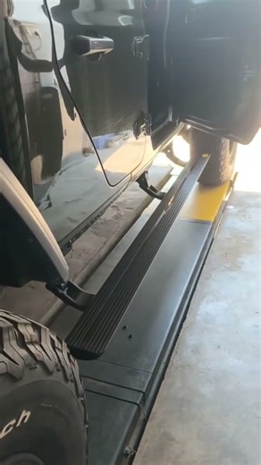 Electric side step for Jeep 4Door #electric #sidestep #runningboards