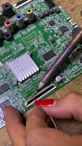how to remove lvds socket using solder #reels #short #mainboard #tv #television #repair #fyp