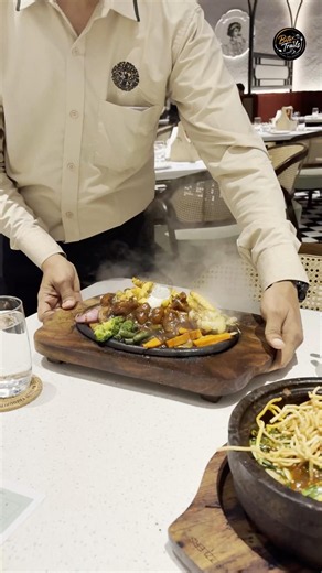 A sizzling experience that hits all the right notes—flavor, aroma, and presentation. 🔥🍴 #gobites