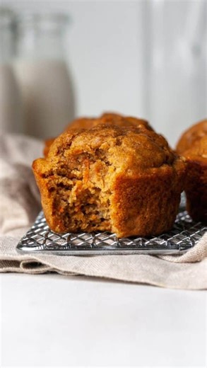 Comment RECIPE for the full recipe! These Healthy Banana Carrot Muffins taste like a mix between banana bread and carrot cake! They are quick and easy to make. Great for a healthy grab and go breakfast or afternoon snack. These gluten free dairy free muffins are great for any occasion! ▢ bananas ▢ olive oil ▢ vanilla extract ▢ eggs ▢ maple syrup ▢ vanilla extract ▢ molasses ▢ baking soda ▢ gluten free flour ▢ cinnamon ▢ ginger ▢ carrots . Click the link in my bio or go to my blog and search “Ban