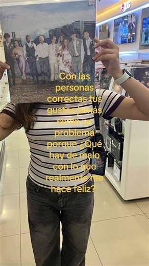 No está mal lo que amas, está mal la gente que te hace pensar que amarlo está mal. #bts #btsarmy #identificarse #fyp #rightplacewrongperson