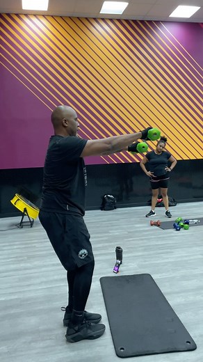 Chisel / Cardio Tai Box with Thomas 🔥🔥🔥 did you workout today?! Let’s Go!! 🎥 @dolojenks #getitin #workitout #crunch #crunchtime #vlog #grind #dlimitz #nolimit #lifestyle #fitness #wellness #work #healthcare #groupfitness #personaltrainer #follow | Crunch Fitness