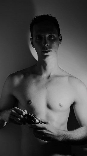 Experience the Sensual Enigma of Viktor & Rolf SPICEBOMB Dark Leather