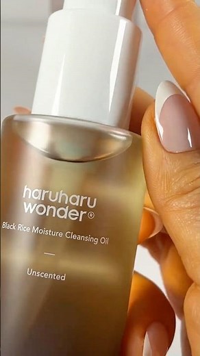 Fragrance-Free Hydration: Haruharu Wonder Unscented Cleansing Oil